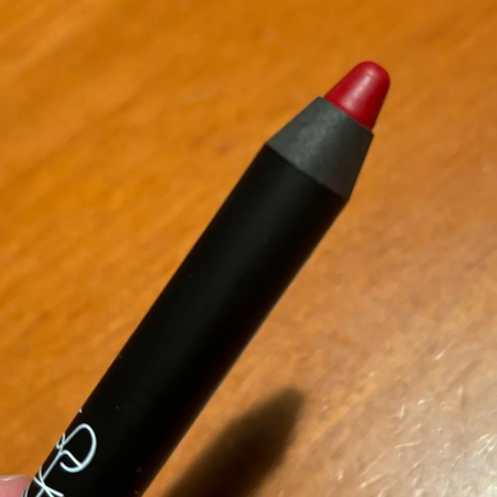 NARS Velvet Matte Lip Pencil Cruella